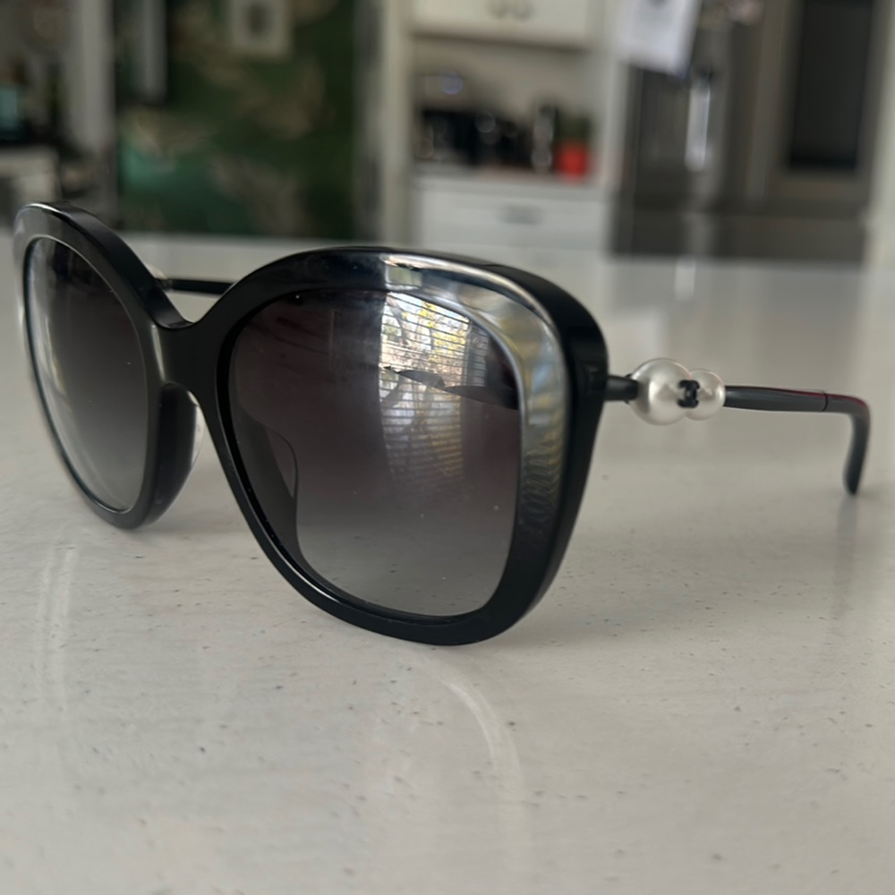 NEW CHANEL SUNFLASSES with Pearl Detail